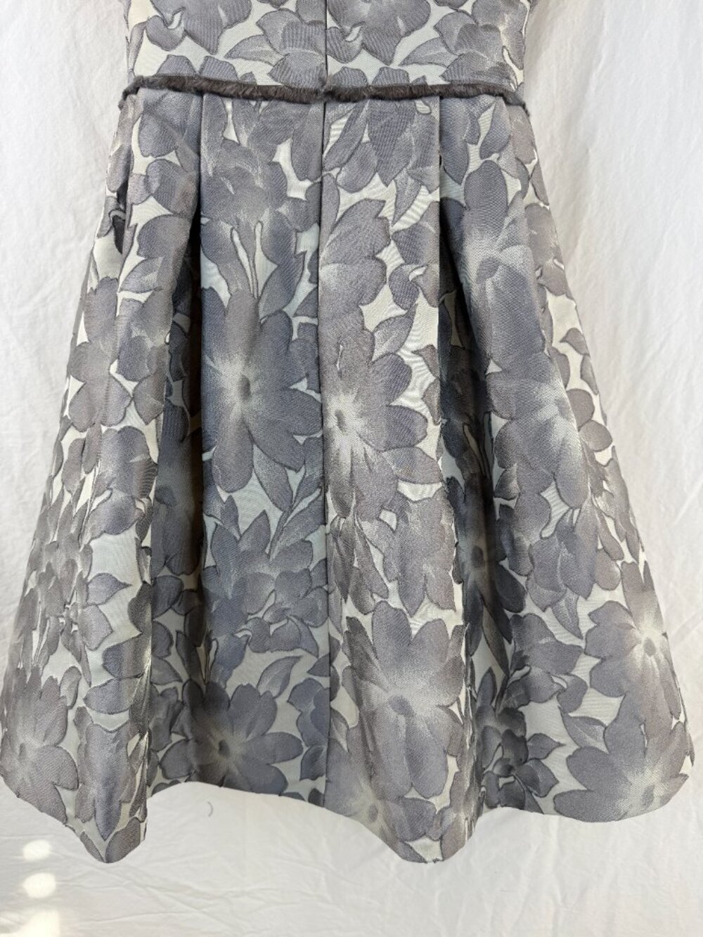 Theia Gray Floral Jacquard Fit & Flare Cocktail Dress Size 6 - Picture 7 of 12